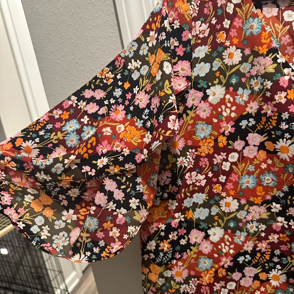 Floral Women's Blouse - Multicolor - Picture 2 of 5